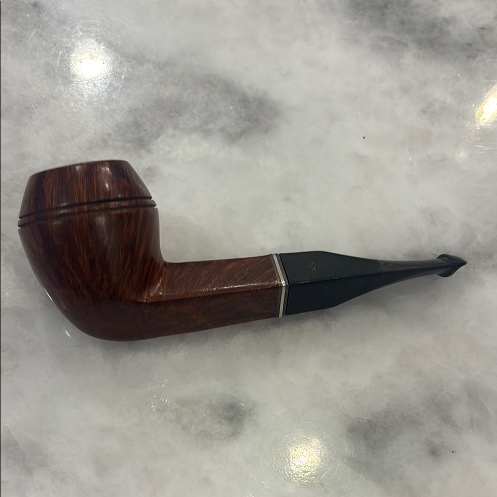 Peterson's Estate Pipe Flame Grain Bulldog
